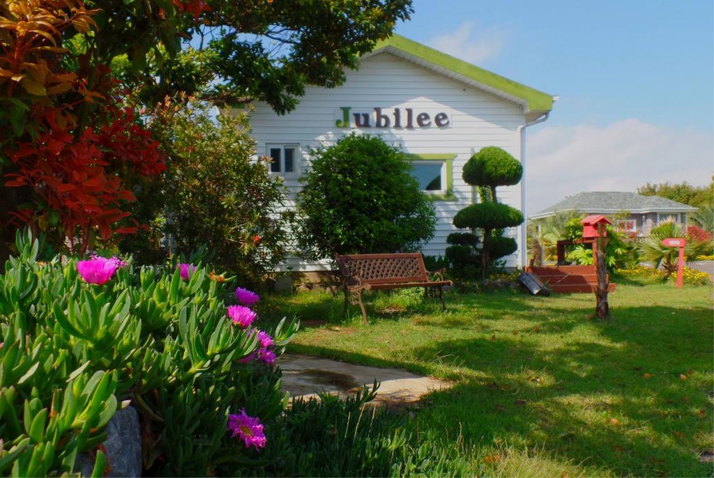 Jubilee Chalet Seogwipo Exteriör bild